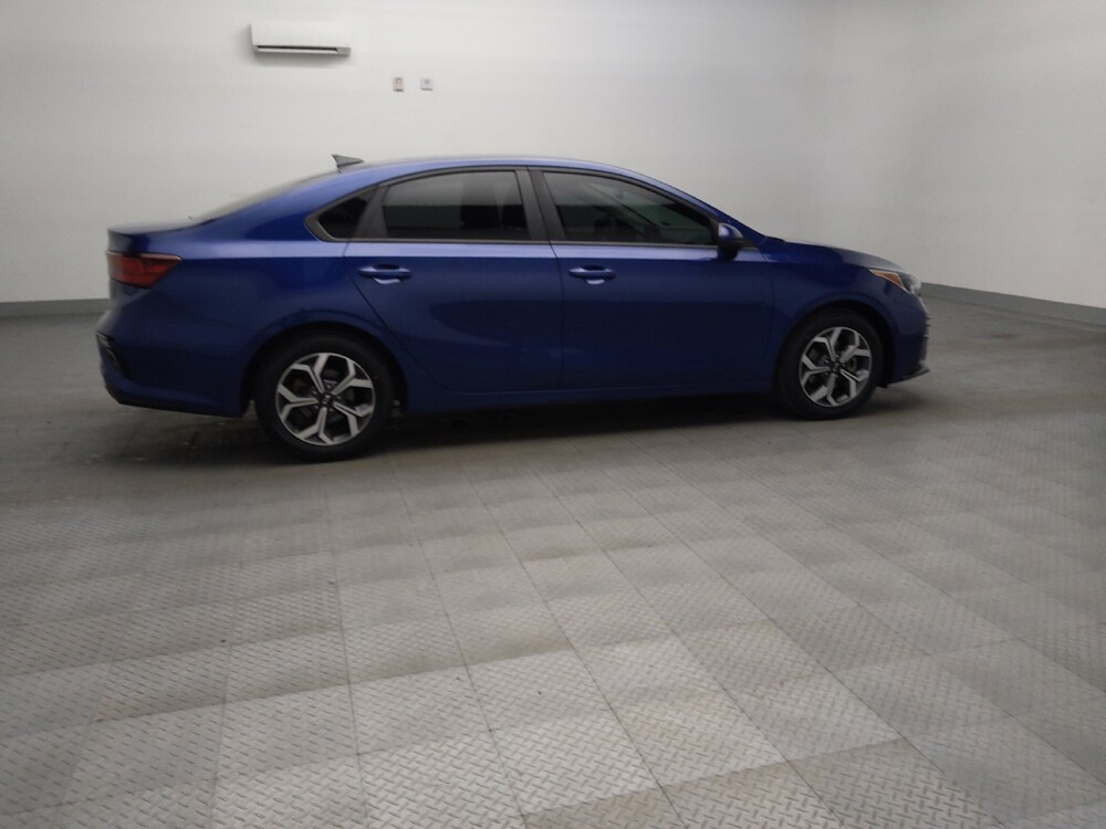 2019 Kia Forte in Plano, TX 75074 - 18143868 10