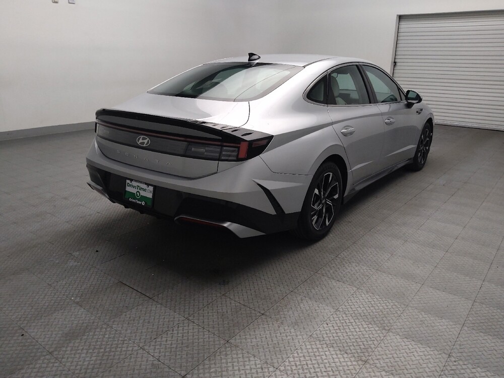 2024 Hyundai Sonata in Plano, TX 75074 - 18143873 9