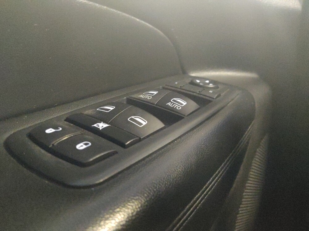 2020 Jeep Grand Cherokee in Phoenix, AZ 85015 - 18143881 27