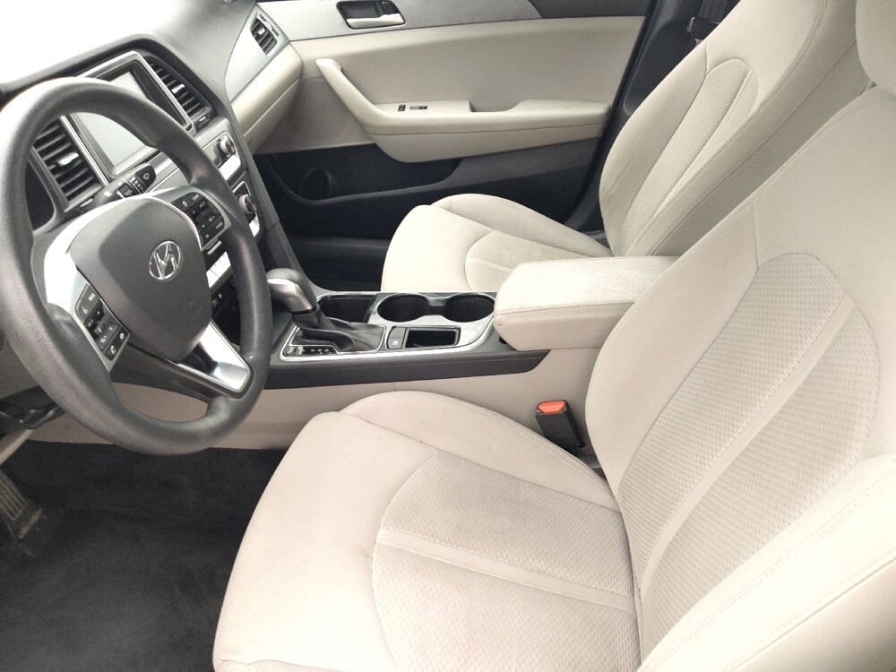 2018 Hyundai Sonata in Clearwater, FL 33764 - 18143890 17