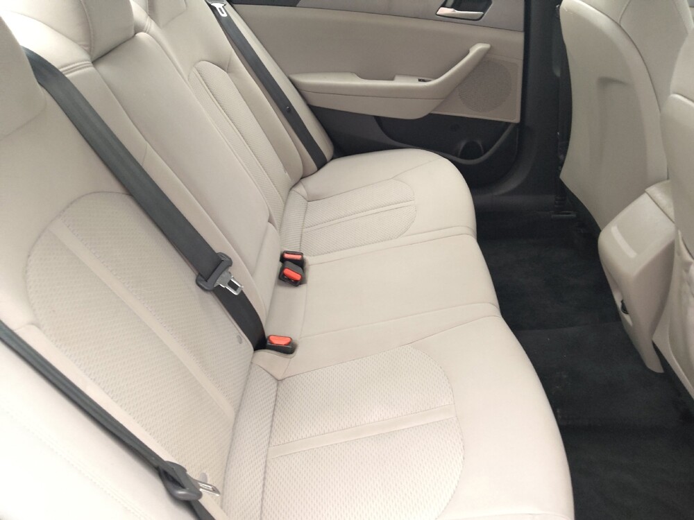 2018 Hyundai Sonata in Clearwater, FL 33764 - 18143890 19