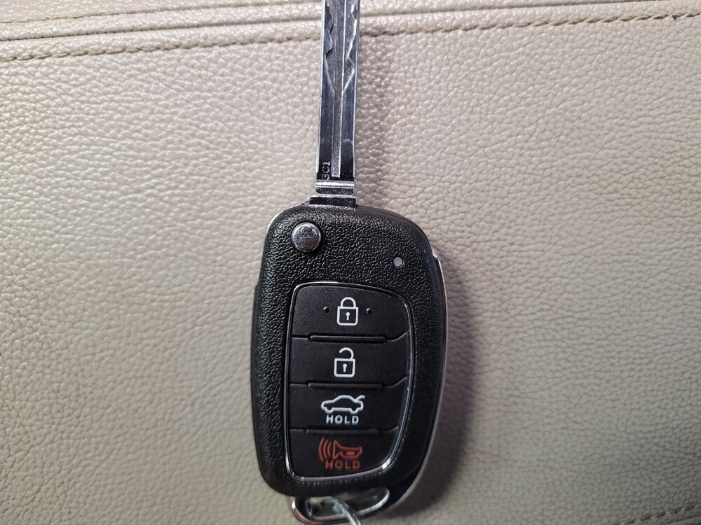 2018 Hyundai Sonata in Clearwater, FL 33764 - 18143890 32