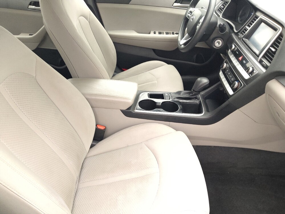 2018 Hyundai Sonata in Clearwater, FL 33764 - 18143890 21