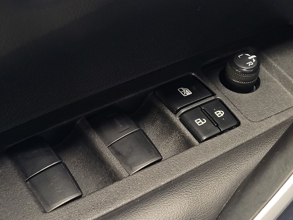 2021 Toyota Corolla in Salem, VA 24153 - 18143922 27