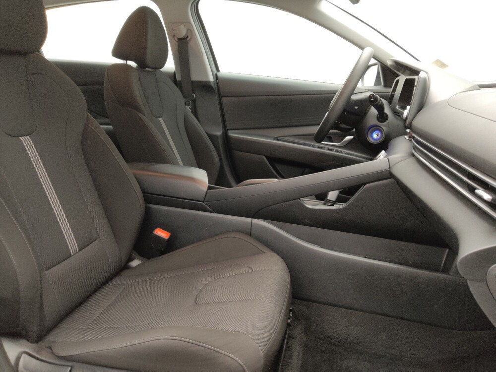 2025 Hyundai Elantra in Denver, CO 80012 - 18143948 21