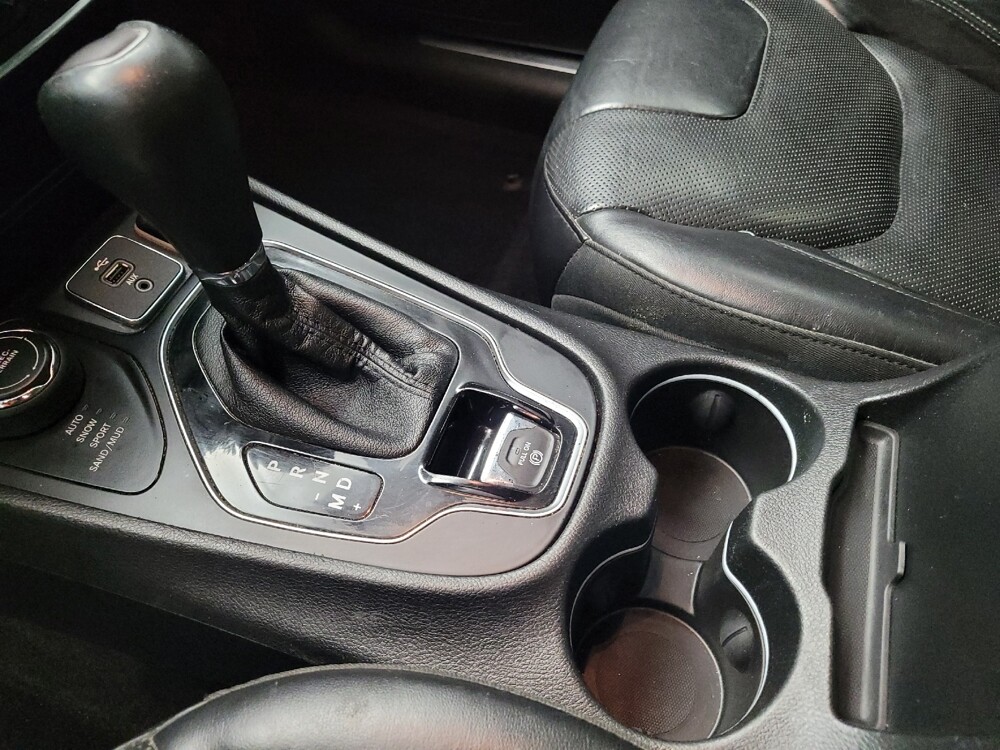 2019 Jeep Cherokee in Memphis, TN 38115 - 18143953 26