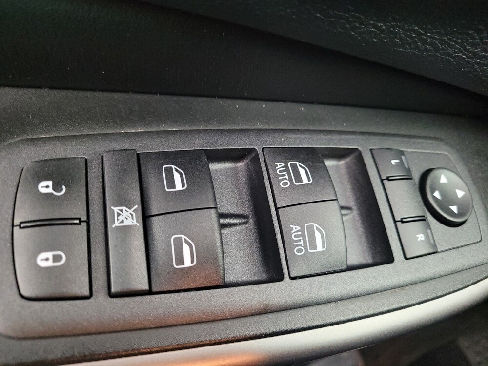 2019 Jeep Cherokee in Memphis, TN 38115 - 18143953 27