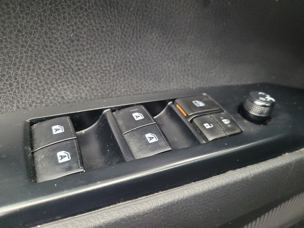 2019 Toyota Camry in Memphis, TN 38115 - 18143964 27