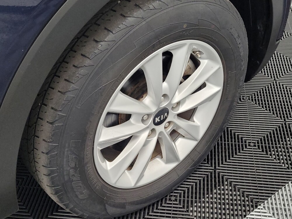 2020 Kia Sorento in Houston, TX 77074 - 18143970 31