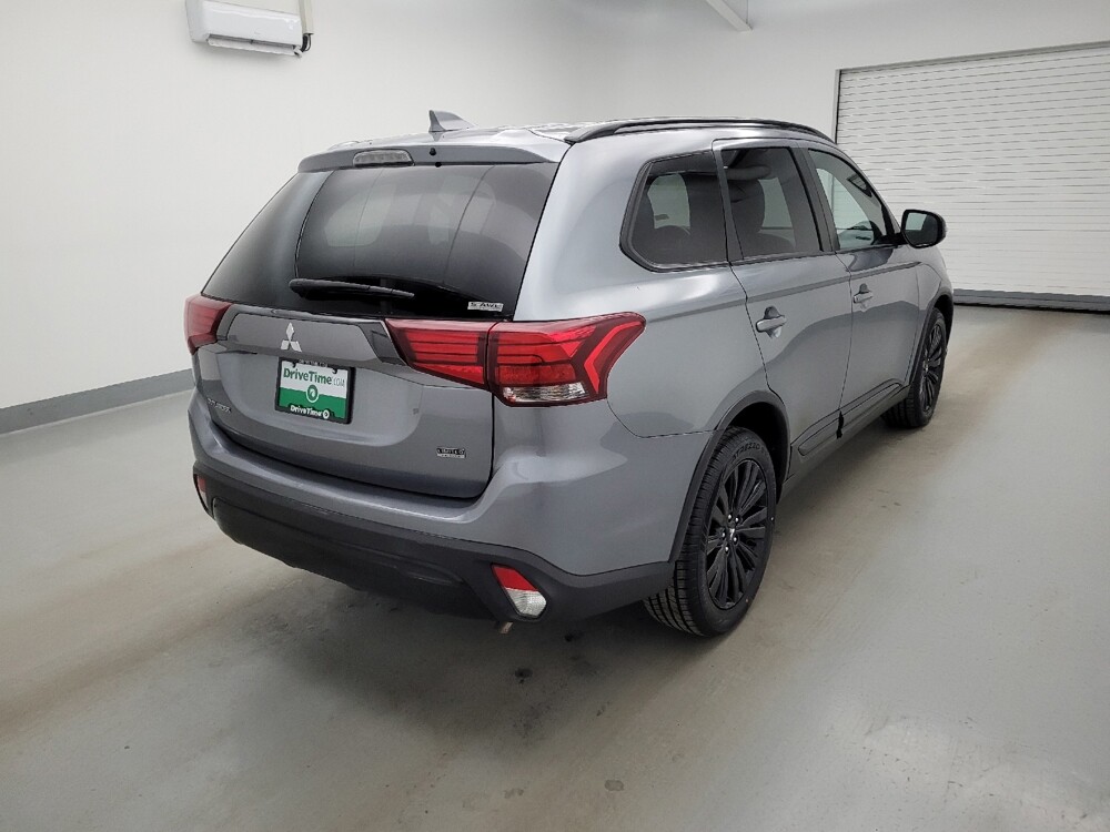 2020 Mitsubishi Outlander in Miamisburg, OH 45342 - 18143987 9