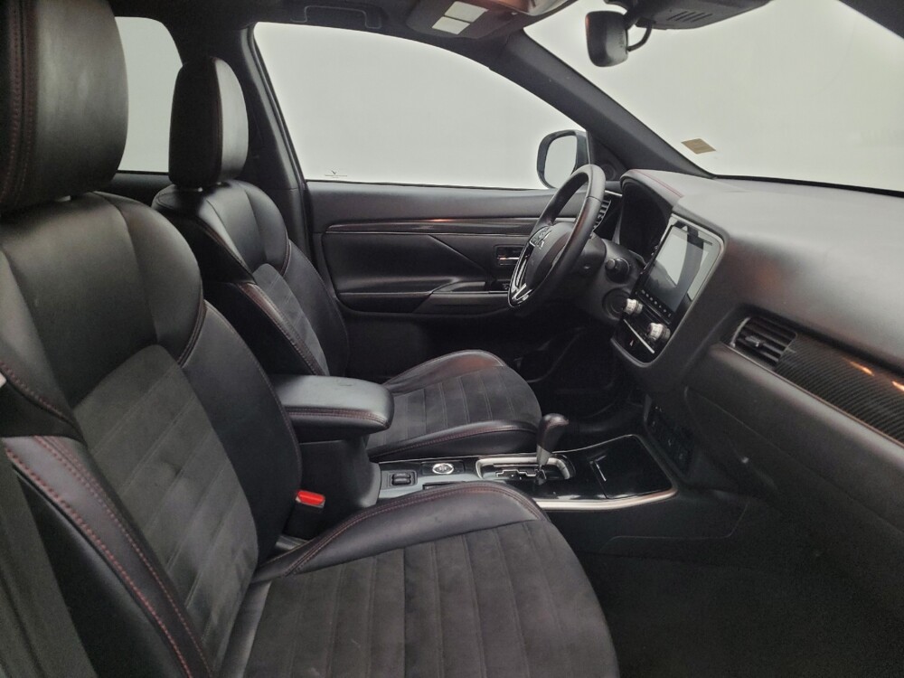 2020 Mitsubishi Outlander in Miamisburg, OH 45342 - 18143987 21
