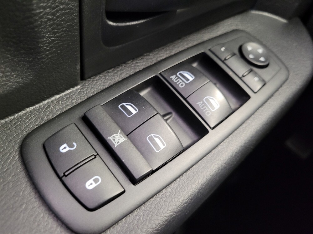 2014 RAM 1500 in Lexington, KY 40509 - 18143990 27