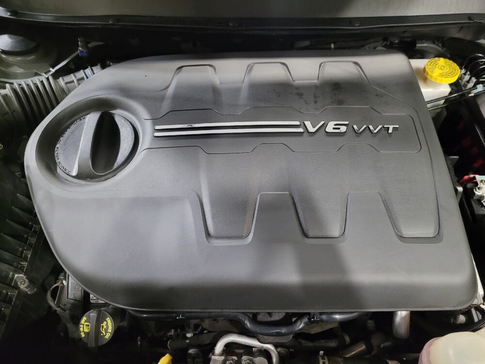 2019 Jeep Cherokee in Allentown, PA 18103 - 18144000 30