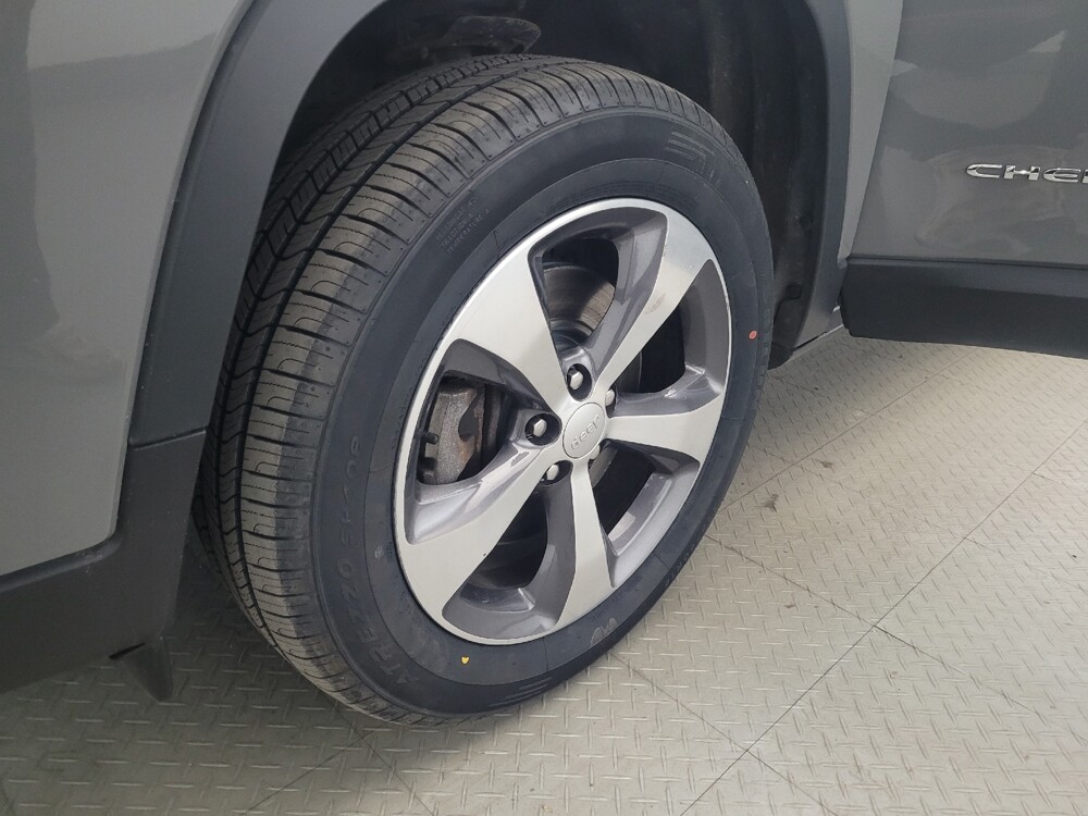 2019 Jeep Cherokee in Allentown, PA 18103 - 18144000 31