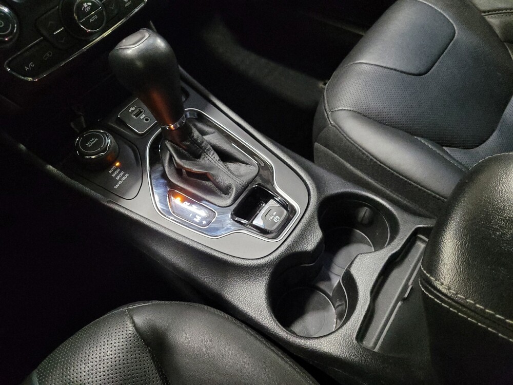 2021 Jeep Cherokee in Allentown, PA 18103 - 18144008 26