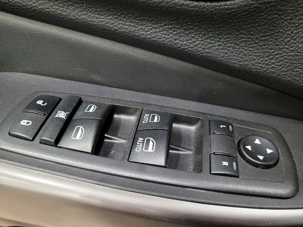 2021 Jeep Cherokee in Allentown, PA 18103 - 18144008 27