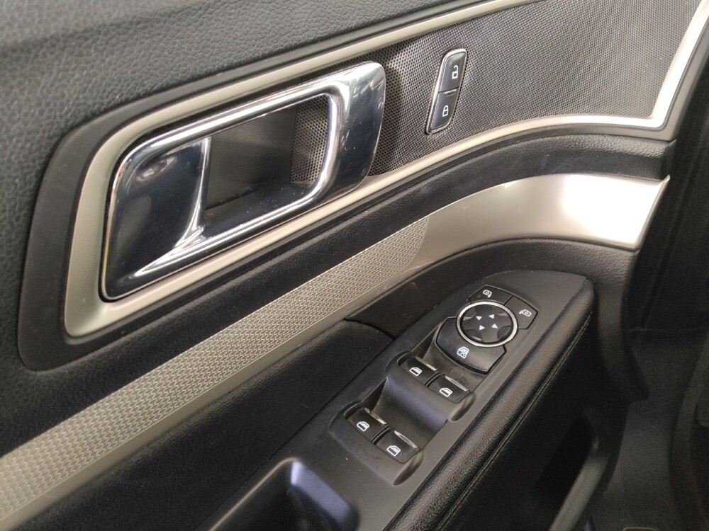 2017 Ford Explorer in Midlothian, IL 60445 - 18144029 27