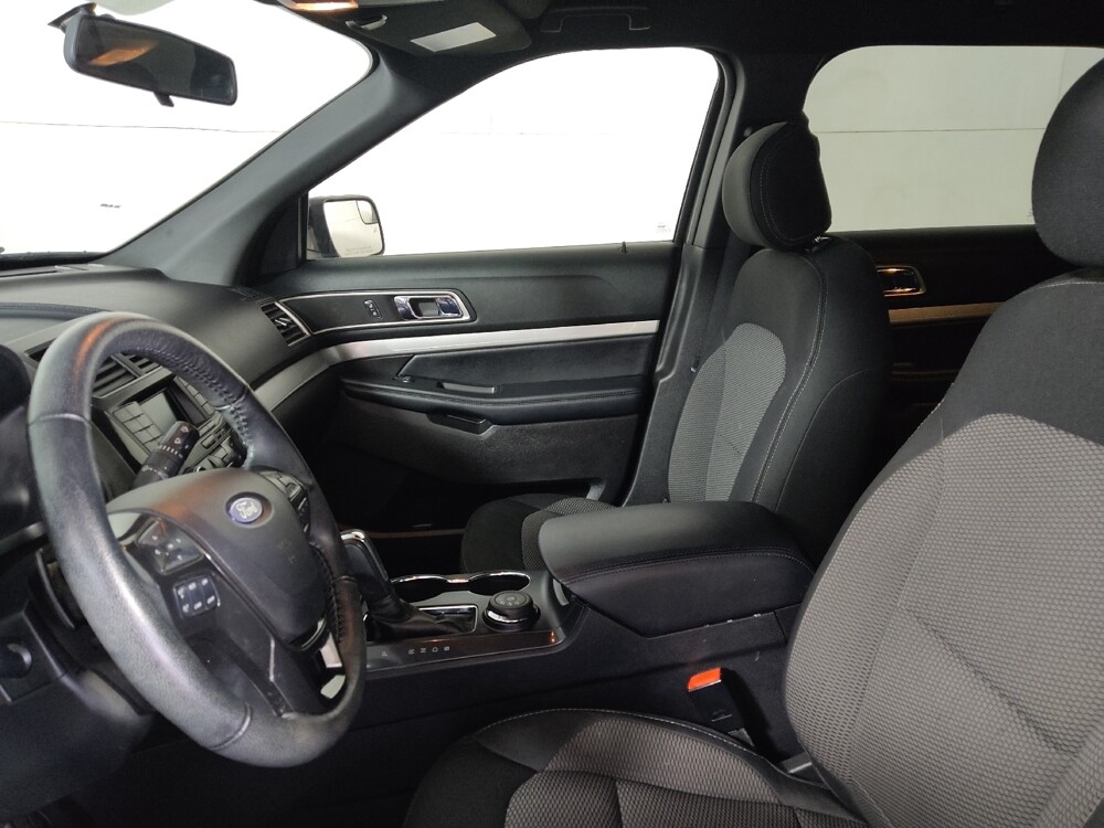 2017 Ford Explorer in Midlothian, IL 60445 - 18144029 17