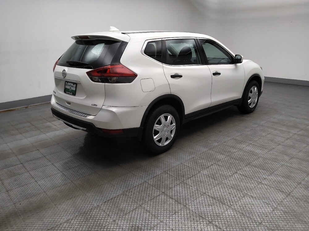 2018 Nissan Rogue in Lombard, IL 60148 - 18144031 10