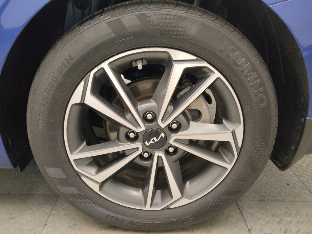 2023 Kia Forte in Des Moines, IA 50310 - 18144036 31