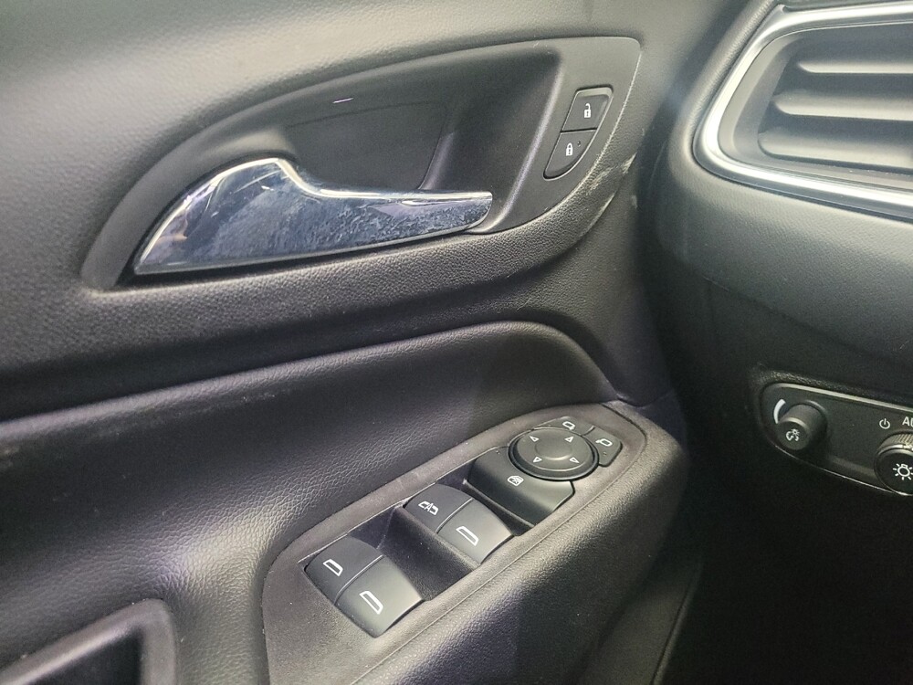 2021 Chevrolet Equinox in Grand Rapids, MI 49508 - 18144038 27