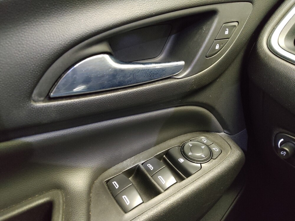2021 Chevrolet Equinox in Grand Rapids, MI 49508 - 18144039 27