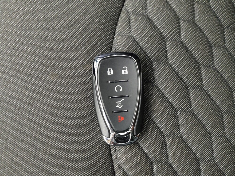 2021 Chevrolet Equinox in Grand Rapids, MI 49508 - 18144039 32