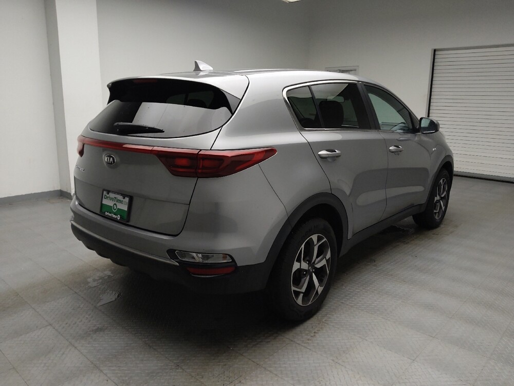 2020 Kia Sportage in Grand Rapids, MI 49508 - 18144047 9