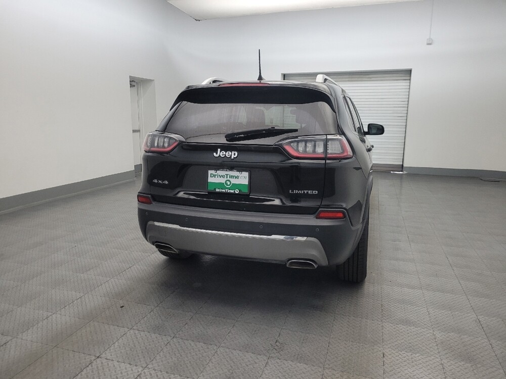 2019 Jeep Cherokee in Glendale, AZ 85301 - 18144082 7