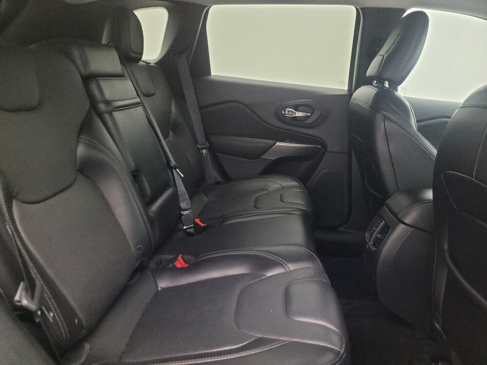 2019 Jeep Cherokee in Glendale, AZ 85301 - 18144082 19