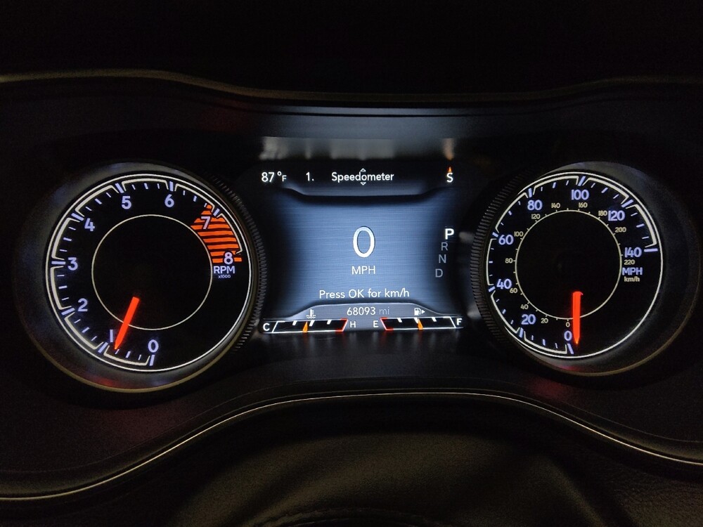 2019 Jeep Cherokee in Glendale, AZ 85301 - 18144082 23