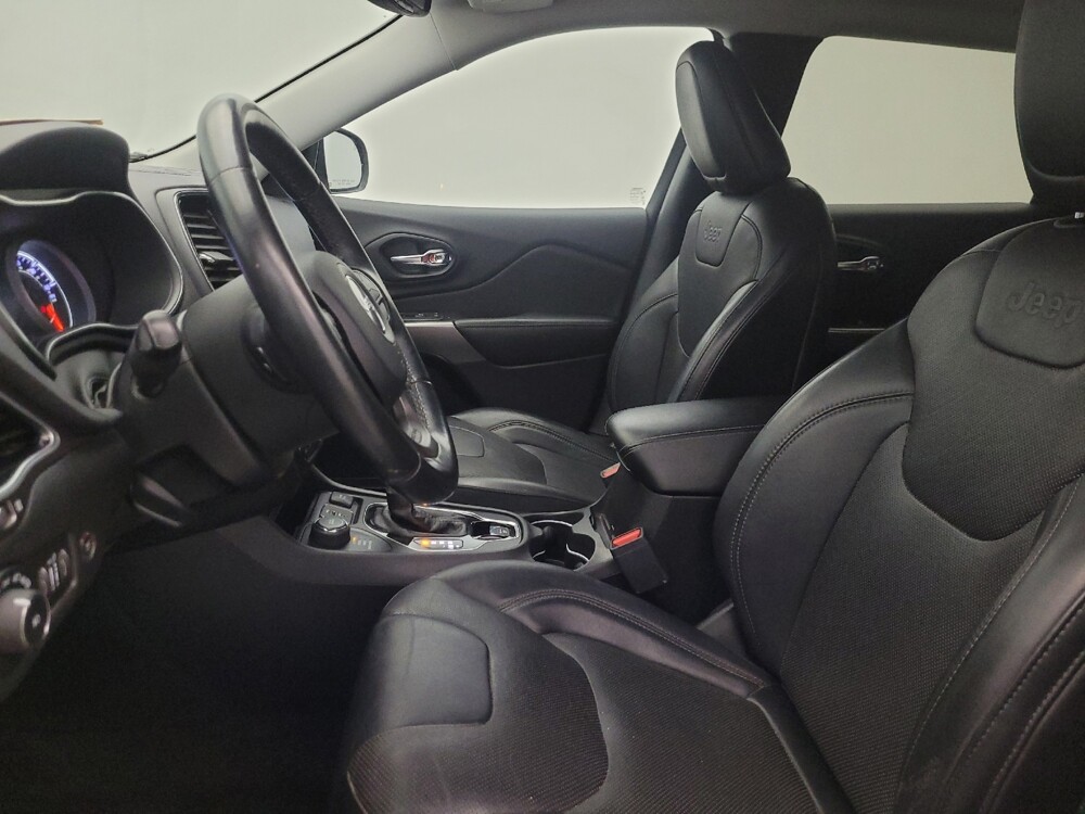2019 Jeep Cherokee in Glendale, AZ 85301 - 18144082 17