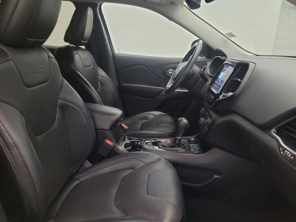2019 Jeep Cherokee in Glendale, AZ 85301 - 18144082 21