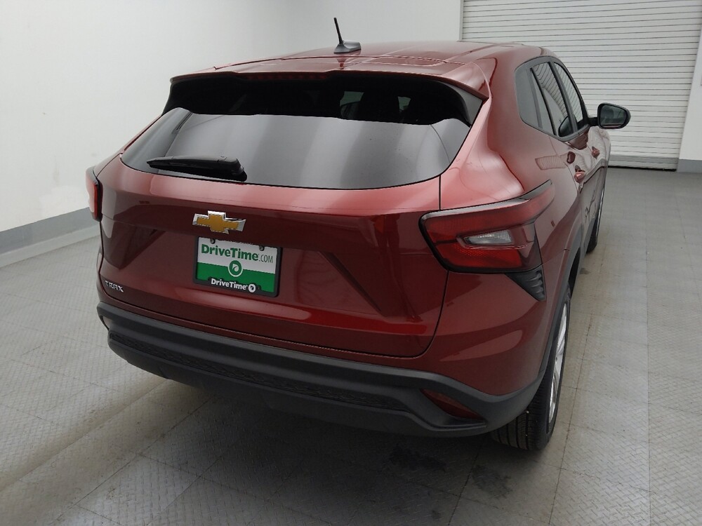 2025 Chevrolet Trax in Denver, CO 80012 - 18144086 7