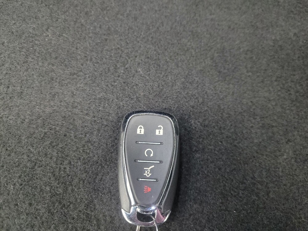 2020 Chevrolet Equinox in Mishawaka, IN 46545 - 18144101 32