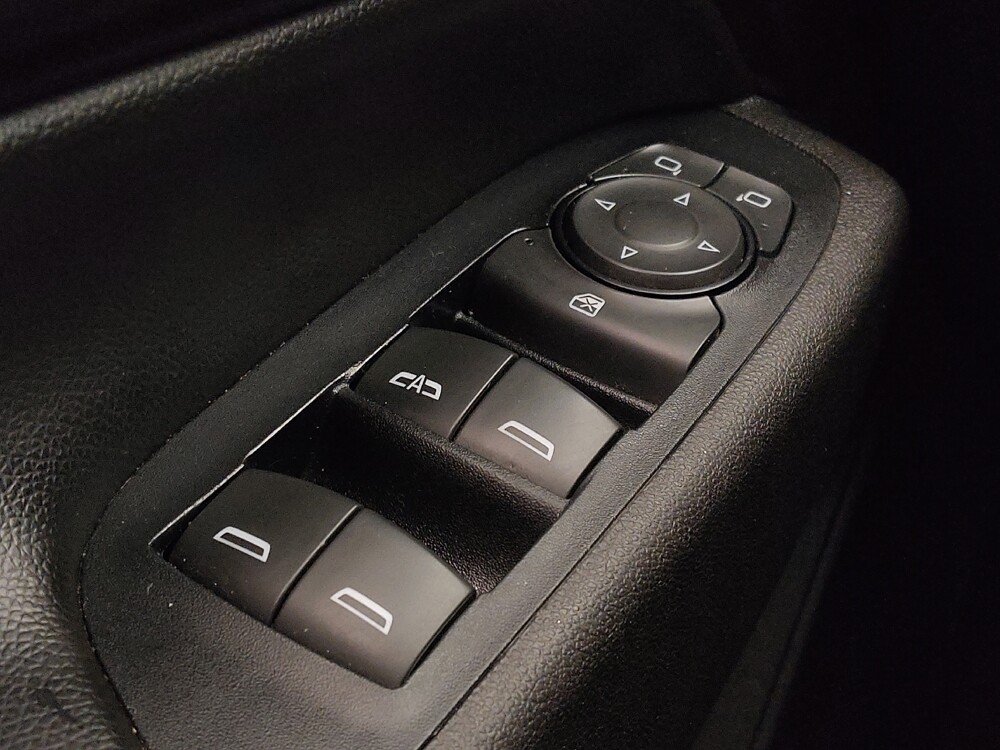 2019 Chevrolet Equinox in Topeka, KS 66611 - 18144104 27