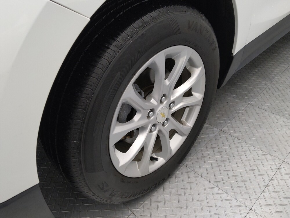 2019 Chevrolet Equinox in Topeka, KS 66611 - 18144104 31