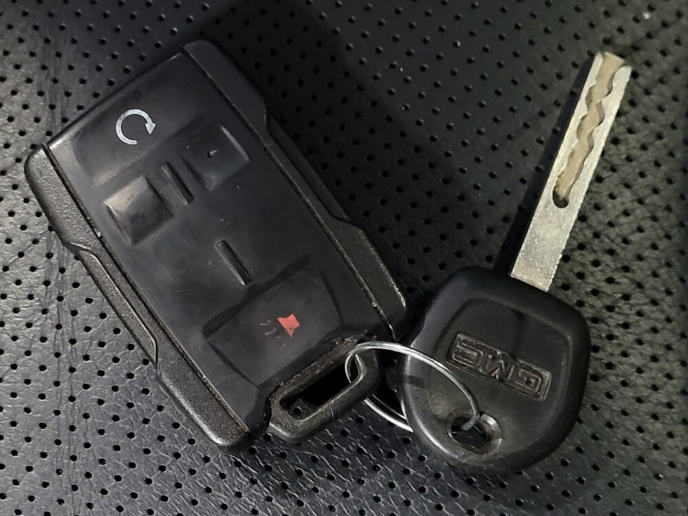 2019 GMC Yukon XL in Kissimmee, FL 34744 - 18144140 32