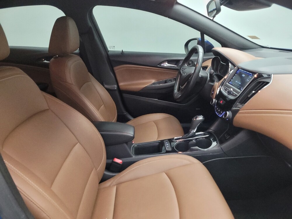 2019 Chevrolet Cruze in Toledo, OH 43617 - 18144141 21