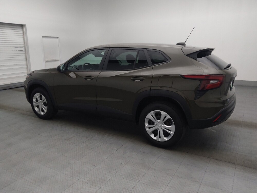 2024 Chevrolet Trax in Gainesville, FL 32609 - 18144161 3