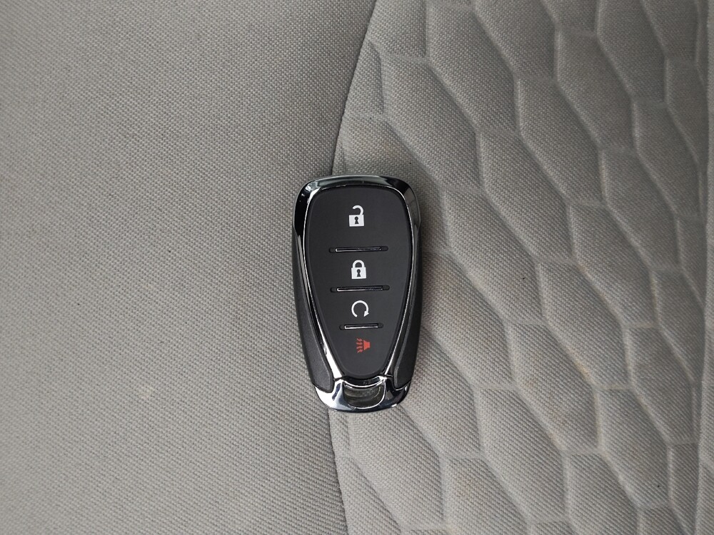 2019 Chevrolet Equinox in Grand Rapids, MI 49508 - 18144164 32