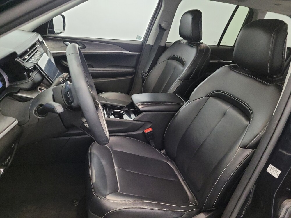 2023 Jeep Grand Cherokee in Plymouth Meeting, PA 19462 - 18144167 17