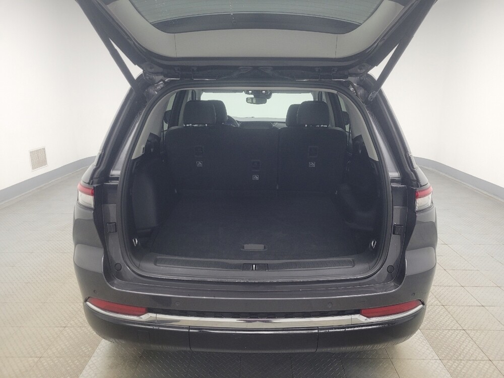 2022 Jeep Grand Cherokee in Indianapolis, IN 46219 - 18144178 29