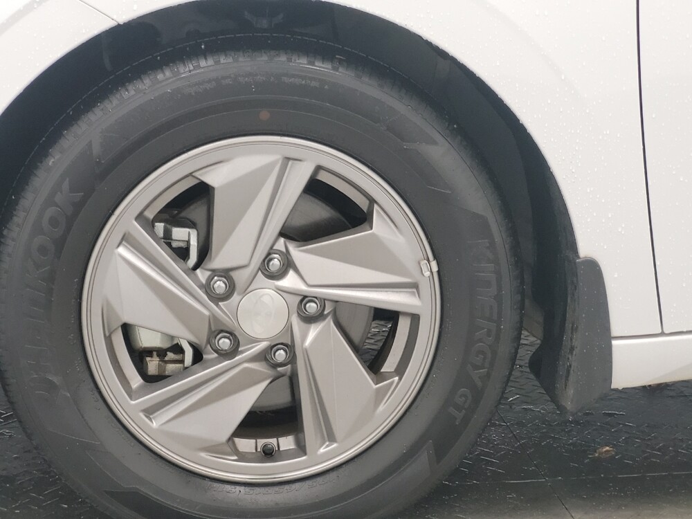 2025 Hyundai Elantra in Memphis, TN 38115 - 18144195 31