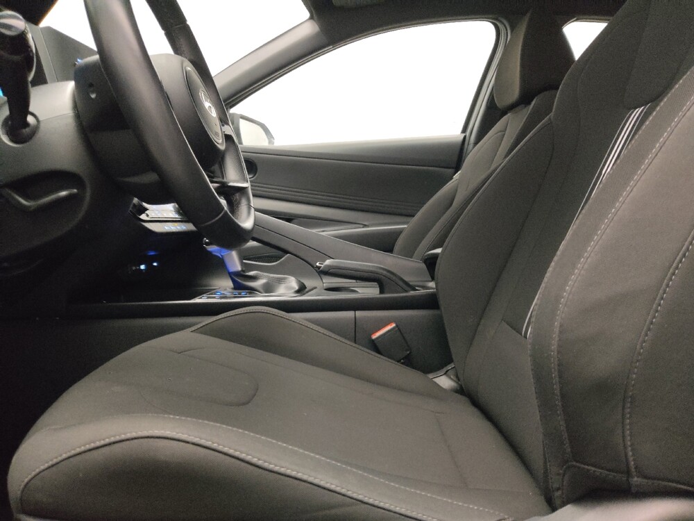 2025 Hyundai Elantra in Plano, TX 75074 - 18144200 17