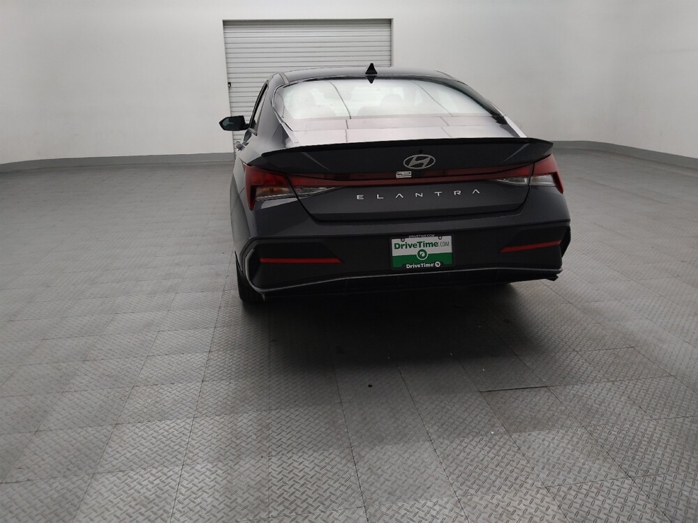 2025 Hyundai Elantra in Plano, TX 75074 - 18144200 6