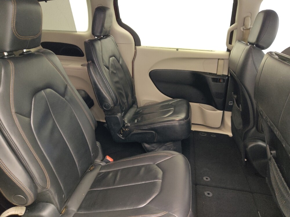 2017 Chrysler Pacifica in Gladstone, MO 64118 - 18144202 19