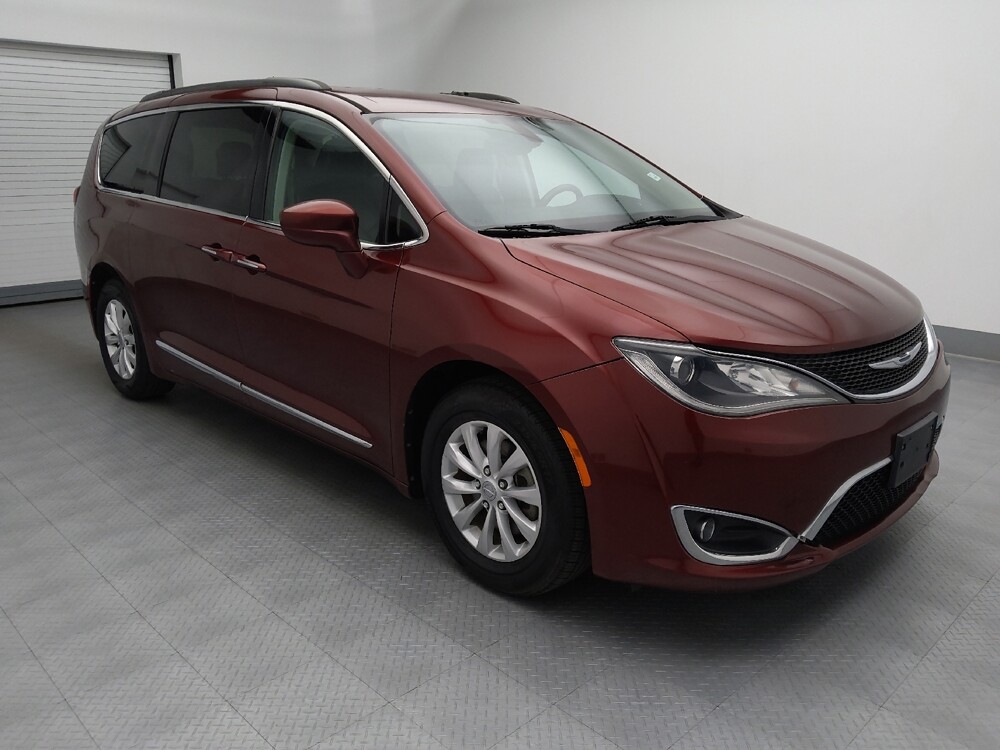 2017 Chrysler Pacifica in Gladstone, MO 64118 - 18144202 13