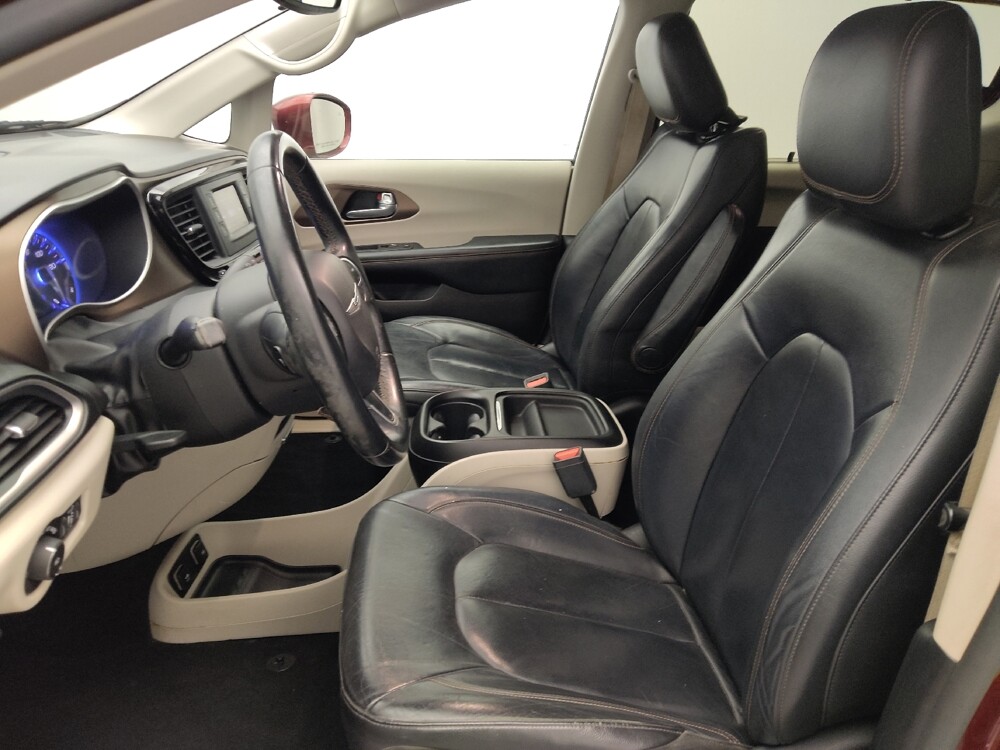 2017 Chrysler Pacifica in Gladstone, MO 64118 - 18144202 17