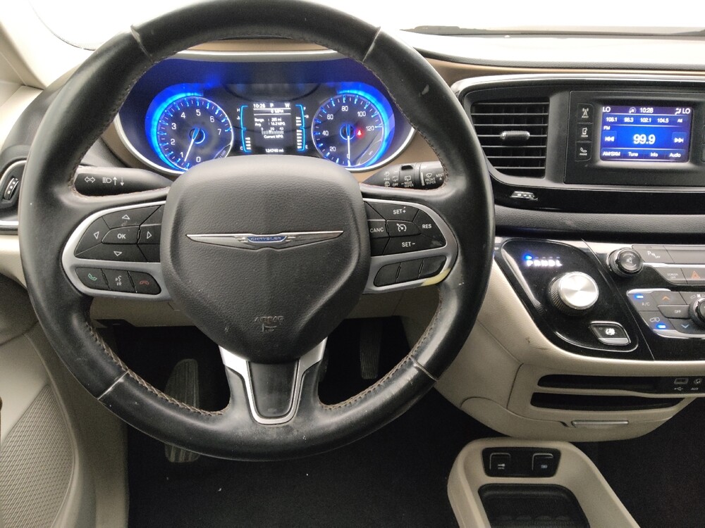 2017 Chrysler Pacifica in Gladstone, MO 64118 - 18144202 22